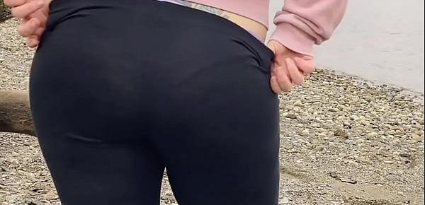  Mom Showing Her Fat Ass On A Public Beach